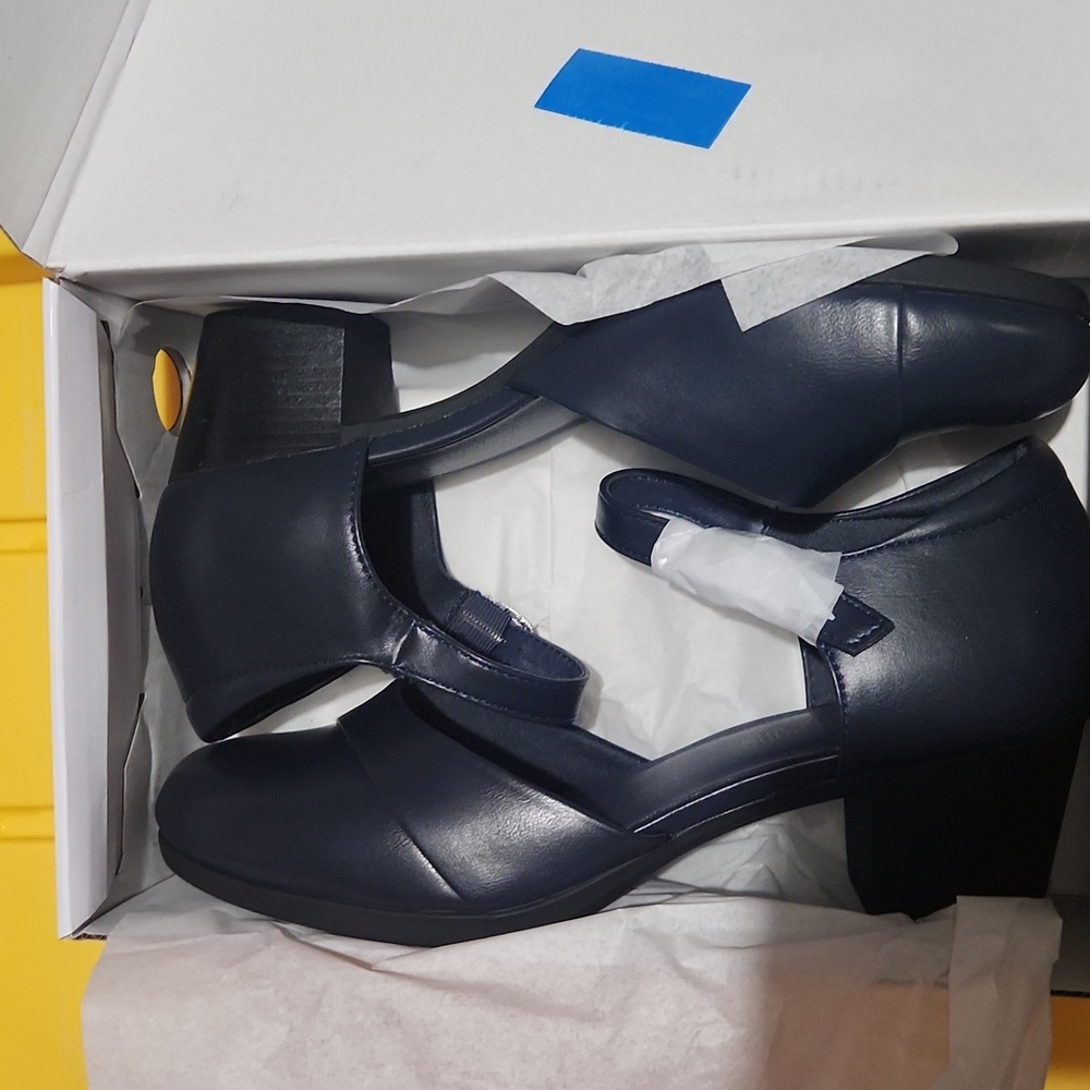 Shoes - Picture 3 of 3